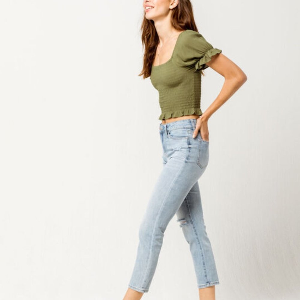 3 for $25! {Tilly's} Smocked Puff Sleeve Crop Top
